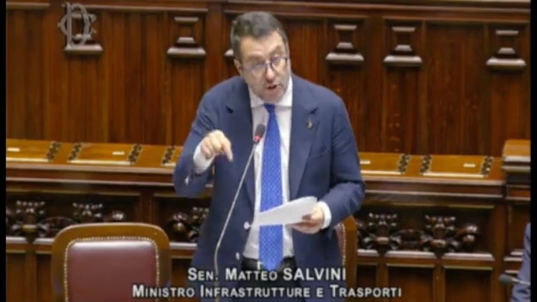 MATTEO SALVINI RISPONDE AL QUESTION TIME ALLA CAMERA DEI DEPUTATI MATTEO SALVINI RISPONDE AL QUESTION TIME ALLA CAMERA DEI DEPUTATI