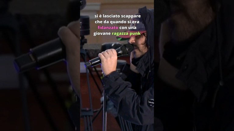 CALCUTTA ha una FIDANZATA? CALCUTTA ha una FIDANZATA?