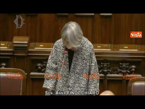 Legge Elettorale, Finocchiaro annuncia la fiducia e scoppia la bagarre alla Camera Legge Elettorale, Finocchiaro annuncia la fiducia e scoppia la bagarre alla Camera