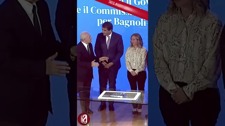 #MELONI A #DELUCA: “PRESIDENTE, VIENI A FARTI UNA FOTO CON NOI!” #MELONI A #DELUCA: “PRESIDENTE, VIENI A FARTI UNA FOTO CON NOI!”
