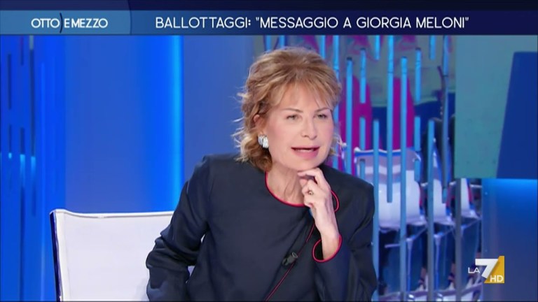 Gaffe Sangiuliano, la battuta di Cazzullo: “Non ha guardato il mio programma…” Gaffe Sangiuliano, la battuta di Cazzullo: “Non ha guardato il mio programma…”
