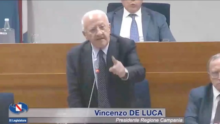 DE LUCA CONTRO L’AUTONOMIA:”LA REGIONE CAMPANIA HA DEPOSITATO LA RICHIESTA DI REFERENDUM ABROGATIVO” DE LUCA CONTRO L’AUTONOMIA:”LA REGIONE CAMPANIA HA DEPOSITATO LA RICHIESTA DI REFERENDUM ABROGATIVO”