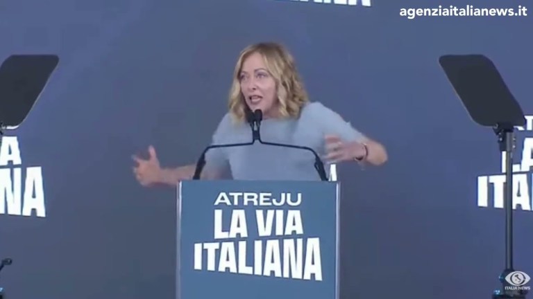 GIORGIA MELONI IRONIZZA SULLA SORELLA: “ARIANNA HA ORGANIZZATO ATREJU NONOSTANTE LE NOMINE” GIORGIA MELONI IRONIZZA SULLA SORELLA: “ARIANNA HA ORGANIZZATO ATREJU NONOSTANTE LE NOMINE”