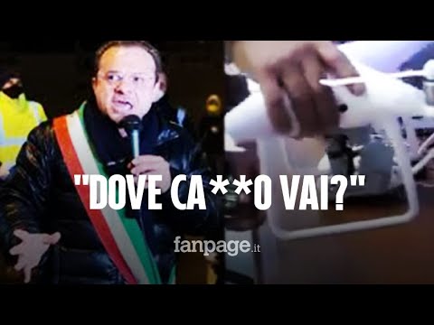 Coronavirus, i droni con la voce del sindaco De Luca: “Dove ca**o vai, torna a casa” Coronavirus, i droni con la voce del sindaco De Luca: “Dove ca**o vai, torna a casa”