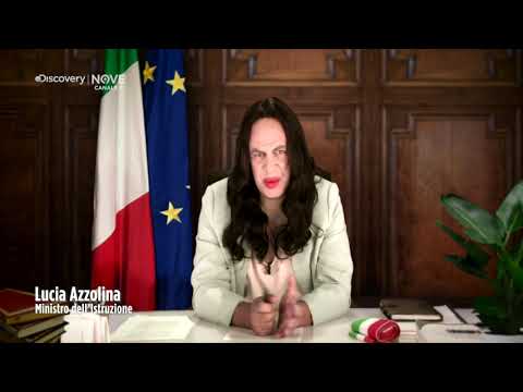 Crozza diventa la ministra Azzolina: “Lady Gaga farebbe meglio di me? Forse sì” Crozza diventa la ministra Azzolina: “Lady Gaga farebbe meglio di me? Forse sì”