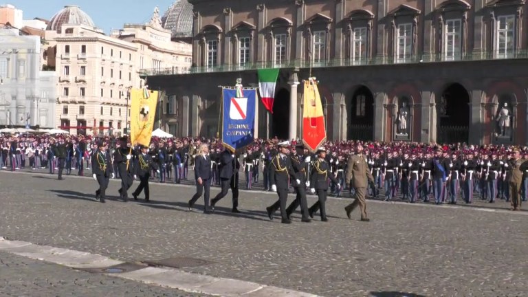 Giuramento 237° corso Scuola militare “Nunziatella”: Labari di Napoli e Campania Giuramento 237° corso Scuola militare “Nunziatella”: Labari di Napoli e Campania