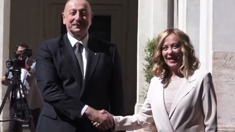 GIORGIA MELONI RICEVE IL PRESIDENTE DELLA REPUBBLICA DELL’AZERBAIGIAN ILHAM ALIYEV A PALAZZO CHIGI GIORGIA MELONI RICEVE IL PRESIDENTE DELLA REPUBBLICA DELL’AZERBAIGIAN ILHAM ALIYEV A PALAZZO CHIGI