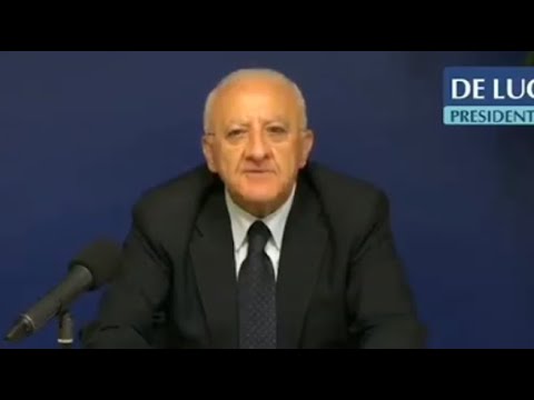 De Luca show: «Flavio Briatore si sta curando la prostatite ai polmoni» De Luca show: «Flavio Briatore si sta curando la prostatite ai polmoni»