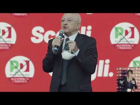 VINCENZO DE LUCA IN PIAZZA DEL POPOLO PER LA CHIUSURA DELLA CAMPAGNA ELETTORALE DEL PD VINCENZO DE LUCA IN PIAZZA DEL POPOLO PER LA CHIUSURA DELLA CAMPAGNA ELETTORALE DEL PD