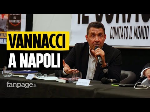Roberto Vannacci a Napoli: “Non devo scusarmi per le classi separate per disabili” Roberto Vannacci a Napoli: “Non devo scusarmi per le classi separate per disabili”