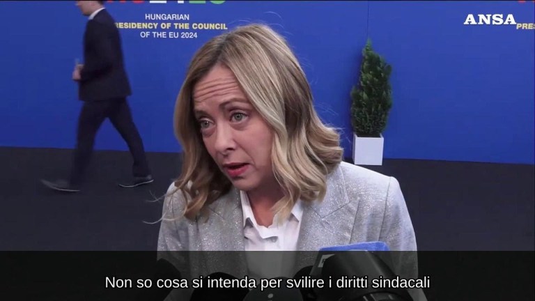 Meloni replica a Schlein: “Difendiamo i lavoratori meglio della sinistra al caviale” Meloni replica a Schlein: “Difendiamo i lavoratori meglio della sinistra al caviale”