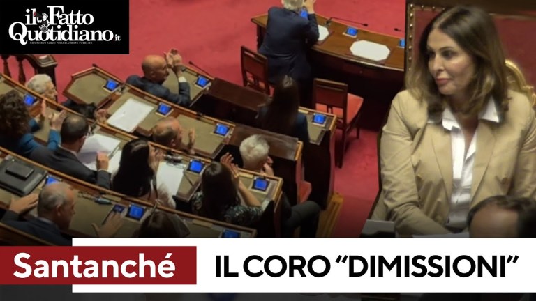 Santanché, Patuanelli annuncia la mozione di sfiducia. E dai banchi M5s parte il coro ‘dimissioni’ Santanché, Patuanelli annuncia la mozione di sfiducia. E dai banchi M5s parte il coro ‘dimissioni’