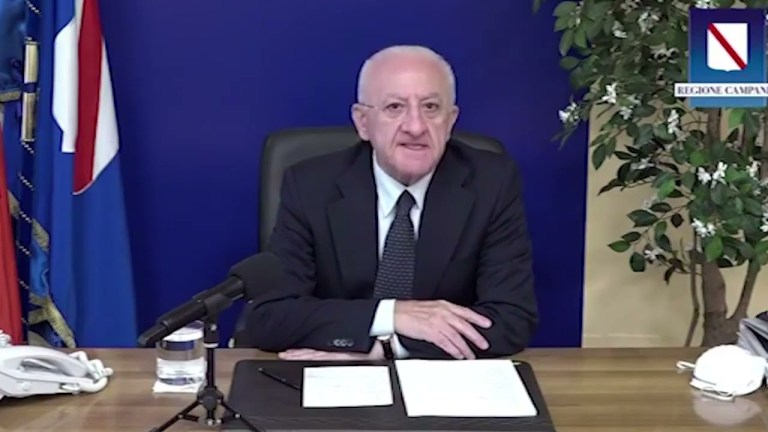 DE LUCA CONTRO MELONI: “SU ELEZIONE LA RUSSA HA FATTO OPERAZIONE SCILIPOTI” DE LUCA CONTRO MELONI: “SU ELEZIONE LA RUSSA HA FATTO OPERAZIONE SCILIPOTI”