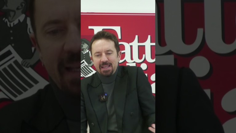 “La sciagura”: il primo dibattito televisivo di Andrea Scanzi con Giorgia Meloni “La sciagura”: il primo dibattito televisivo di Andrea Scanzi con Giorgia Meloni