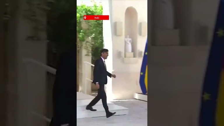 G7 Summit | Italian PM Giorgia Meloni Receives #United Kingdom PM Rishi Sunak | N18S | #viral G7 Summit | Italian PM Giorgia Meloni Receives #United Kingdom PM Rishi Sunak | N18S | #viral