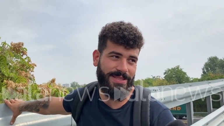 Incendio a Milano, un testimone: “Il boato ci ha fatto pensare a un terremoto” Incendio a Milano, un testimone: “Il boato ci ha fatto pensare a un terremoto”