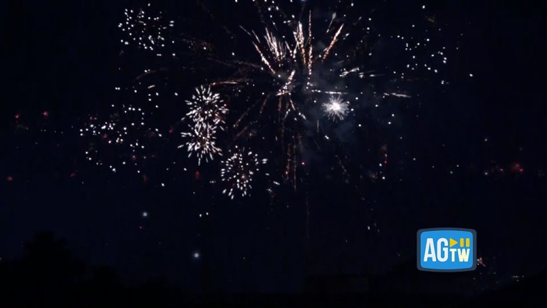 Capodanno a Napoli, i fuochi d’artificio sul golfo Capodanno a Napoli, i fuochi d’artificio sul golfo
