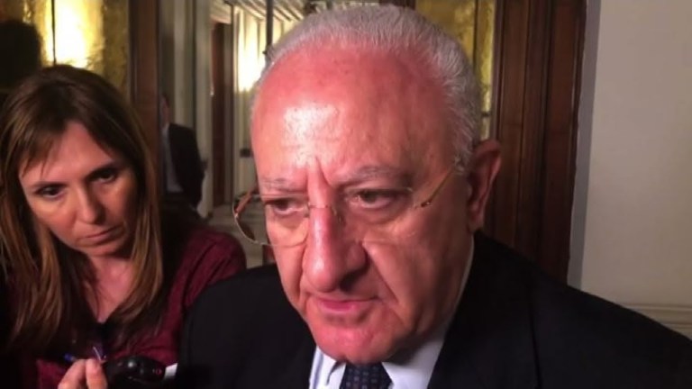 Campania, De Luca: i cialtroni del Sud sono i veri nemici del Sud Campania, De Luca: i cialtroni del Sud sono i veri nemici del Sud