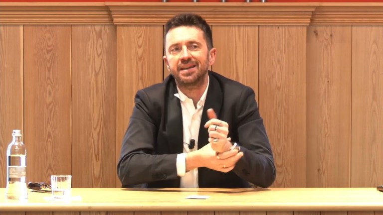 Andrea Scanzi: 10 cose da fare per scrivere e leggere meglio Masterclass Andrea Scanzi: 10 cose da fare per scrivere e leggere meglio Masterclass