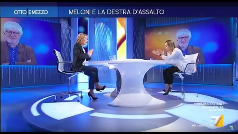 Scontro Gruber – Meloni: “Sta dicendo sciocchezze”, “Non si permetta, argomenti” Scontro Gruber – Meloni: “Sta dicendo sciocchezze”, “Non si permetta, argomenti”