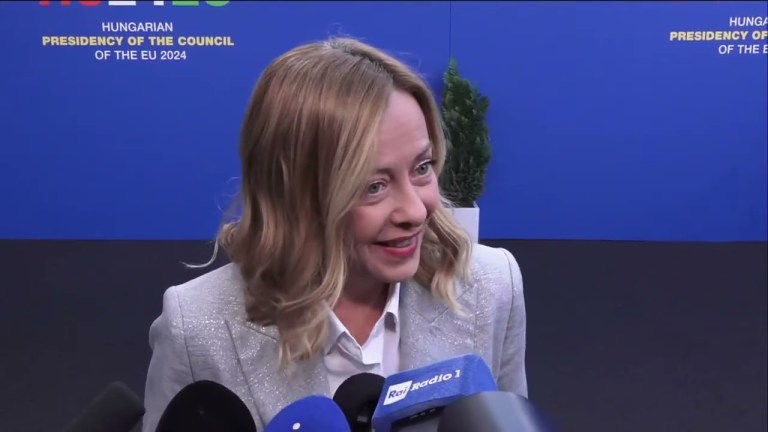 Punto stampa di Giorgia Meloni. Riunione informale Capi di Stato o di governo del Consiglio europeo Punto stampa di Giorgia Meloni. Riunione informale Capi di Stato o di governo del Consiglio europeo