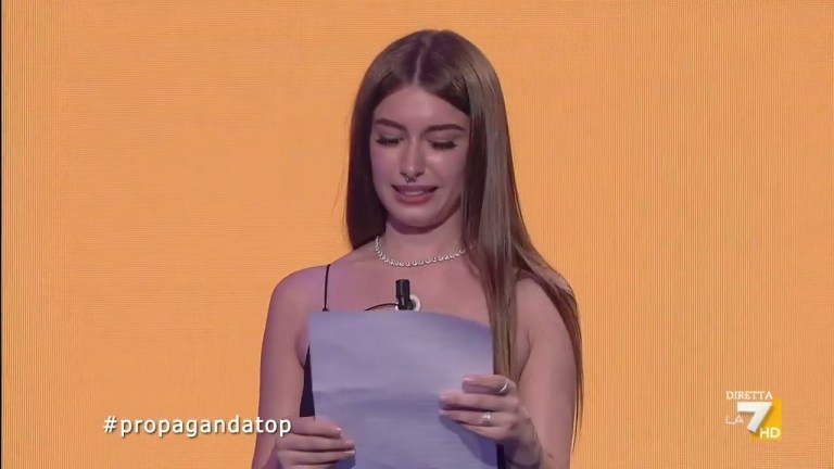 Il discorso di Giorgia Meloni in Spagna tradotto in corsivo (Elisa Esposito) Il discorso di Giorgia Meloni in Spagna tradotto in corsivo (Elisa Esposito)