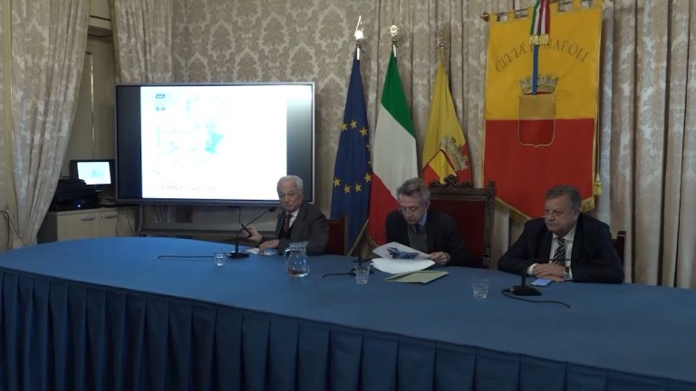 Mit, Napoli chiede 2,5 miliardi per il trasporto di massa Mit, Napoli chiede 2,5 miliardi per il trasporto di massa