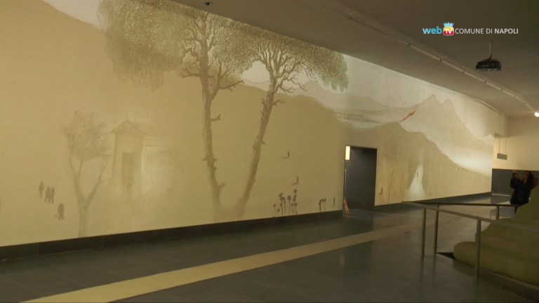 Apre Municipio, stazione di collegamento tra terra e mare Apre Municipio, stazione di collegamento tra terra e mare