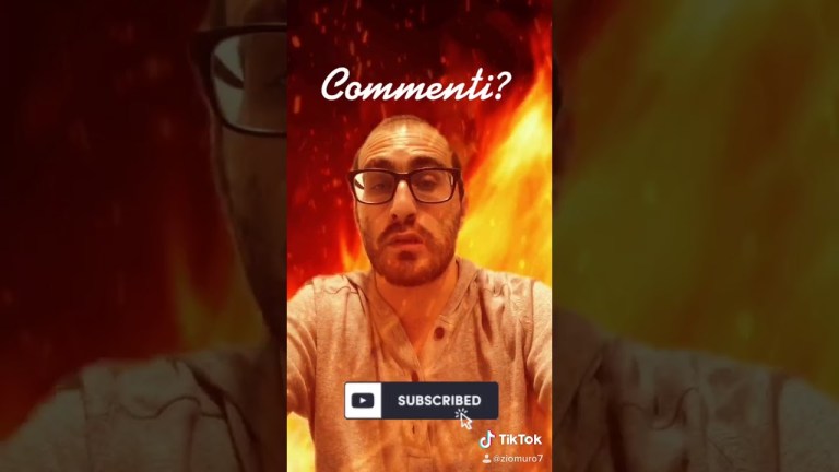 Proteste a Napoli contro il coprifuoco istituito da Vincenzo de Luca Proteste a Napoli contro il coprifuoco istituito da Vincenzo de Luca