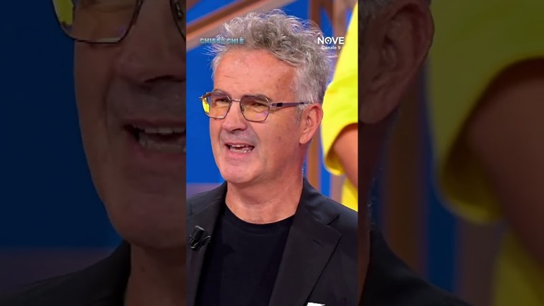 Quando collezioni gli avvisi dei bagni pubblici | Chissa chi è con Amadeus Quando collezioni gli avvisi dei bagni pubblici | Chissa chi è con Amadeus