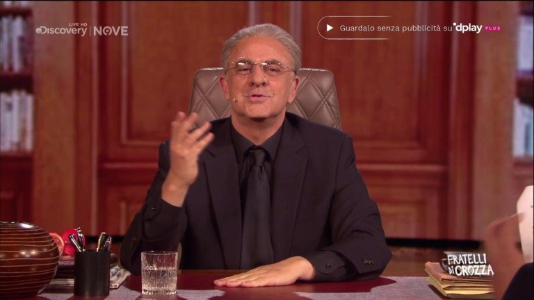 Crozza-De Luca: “Altro che San Gennaro. È il sangue di Gattuso che deve andare nell’ampolla” Crozza-De Luca: “Altro che San Gennaro. È il sangue di Gattuso che deve andare nell’ampolla”