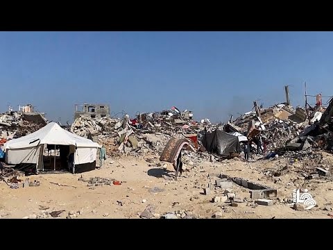 I palestinesi tornano nel nord di Gaza e montano tende in mezzo alle rovine I palestinesi tornano nel nord di Gaza e montano tende in mezzo alle rovine