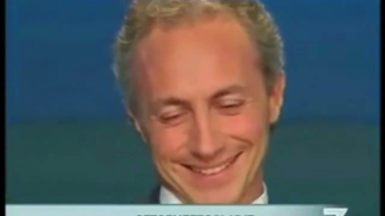 Marco Travaglio vs Capezzone Marco Travaglio vs Capezzone