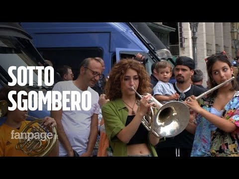 Il Comune di Napoli vuole sgomberare lo Sgarrupato occupato: “Siamo un modello di mutualismo” Il Comune di Napoli vuole sgomberare lo Sgarrupato occupato: “Siamo un modello di mutualismo”