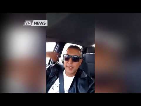 SI FILMA MENTRE GUIDA, POI SI SCHIANTA E MUORE SI FILMA MENTRE GUIDA, POI SI SCHIANTA E MUORE