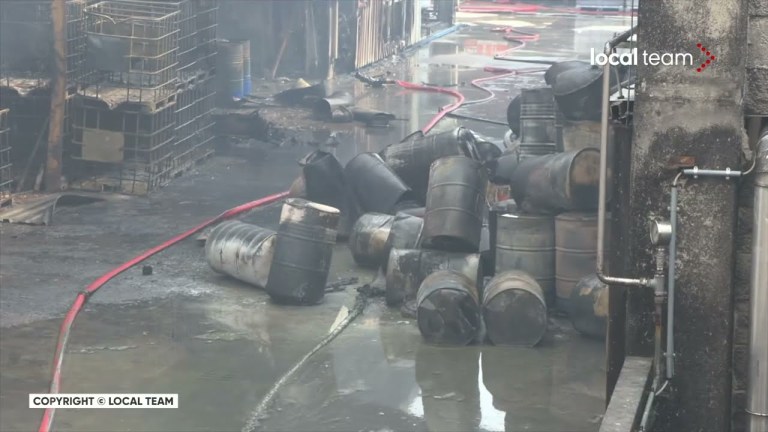 San Giuliano Milano, i danni dell’incendio: visuale sull’interno della fabbrica San Giuliano Milano, i danni dell’incendio: visuale sull’interno della fabbrica