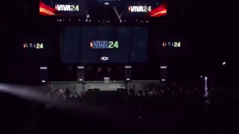 ‘La muher che ha cambiato la politica italiana’ – ovazione per Giorgia Meloni a Festa Vox a Madrid ‘La muher che ha cambiato la politica italiana’ – ovazione per Giorgia Meloni a Festa Vox a Madrid