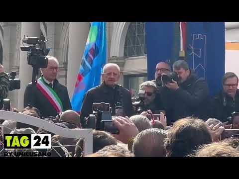 Autonomia differenziata, i sindaci del Sud in piazza a Roma con il presidente della Campania De Luca Autonomia differenziata, i sindaci del Sud in piazza a Roma con il presidente della Campania De Luca