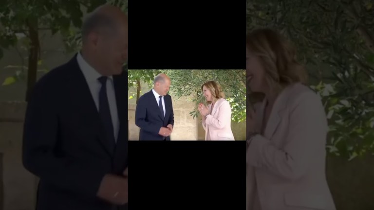 Italian PM Giorgia Meloni welcoming guest with Namaste #italy #giorgia_meloni #news #shorts Italian PM Giorgia Meloni welcoming guest with Namaste #italy #giorgia_meloni #news #shorts