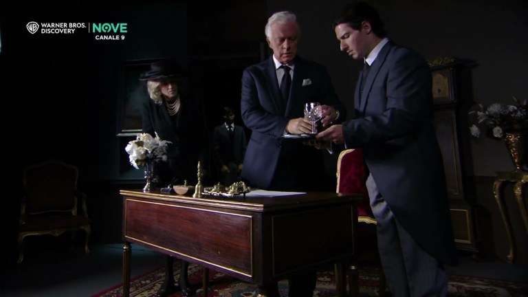 Crozza diventa Re Carlo: “Odio tutte queste cose” Crozza diventa Re Carlo: “Odio tutte queste cose”