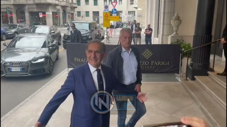 A Palazzo Parigi arriva anche Ignazio La Russa: “Chi meglio di #Marotta? È ufficiale? Lo sognavo!” A Palazzo Parigi arriva anche Ignazio La Russa: “Chi meglio di #Marotta? È ufficiale? Lo sognavo!”