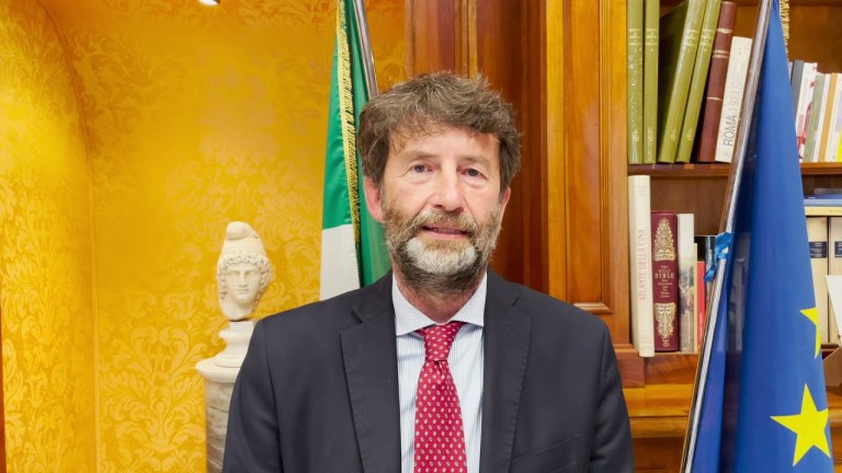 9 resti di Neanderthal nella Grotta Guattari: dichiarazione del Ministro Dario Franceschini 9 resti di Neanderthal nella Grotta Guattari: dichiarazione del Ministro Dario Franceschini