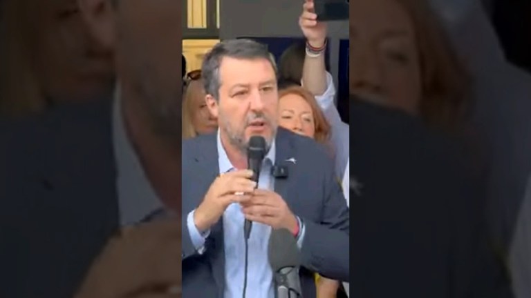 Salvini su Macron: «È pericoloso, ipotizza l’invio di soldati europei in Ucraina» #shorts #news Salvini su Macron: «È pericoloso, ipotizza l’invio di soldati europei in Ucraina» #shorts #news