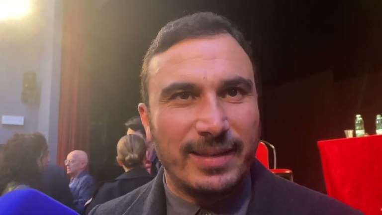 De Luca incontra gli operatori dello spettacolo della Campania De Luca incontra gli operatori dello spettacolo della Campania