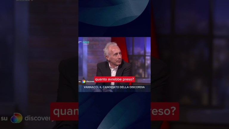 Travaglio ecco chi è Vannacci.#shorts #lucasommi #vannacci Travaglio ecco chi è Vannacci.#shorts #lucasommi #vannacci