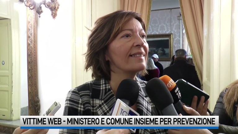 Napoli, Ministero e Comune contro i pericoli dei social network Napoli, Ministero e Comune contro i pericoli dei social network