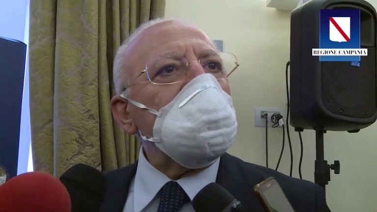 DE LUCA: NO A SCIACALLAGGI, DALLA CAMPANIA SEMPRE SOLIDARIETÀ ALLE REGIONI PIÚ COLPITE DE LUCA: NO A SCIACALLAGGI, DALLA CAMPANIA SEMPRE SOLIDARIETÀ ALLE REGIONI PIÚ COLPITE