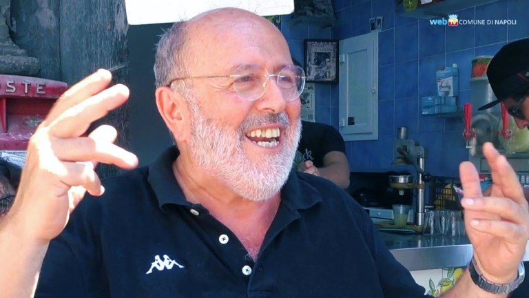 Amedeo Colella: i Racconti di Napoli e il più antico acquafrescaio della città Amedeo Colella: i Racconti di Napoli e il più antico acquafrescaio della città