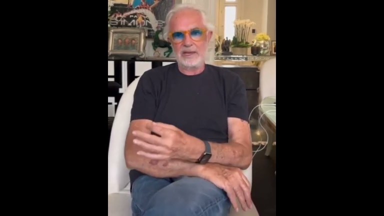 FLAVIO BRIATORE “IN SARDEGNA É UN DISASTRO, LA POLITICA NON FA NULLA” FLAVIO BRIATORE “IN SARDEGNA É UN DISASTRO, LA POLITICA NON FA NULLA”