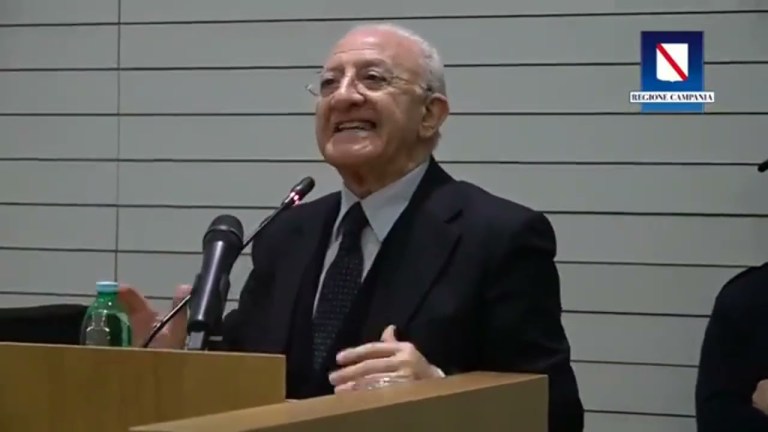 De Luca inaugura nuova sala operatoria ibrida al “Moscati” di Avellino (29.01.25) De Luca inaugura nuova sala operatoria ibrida al “Moscati” di Avellino (29.01.25)